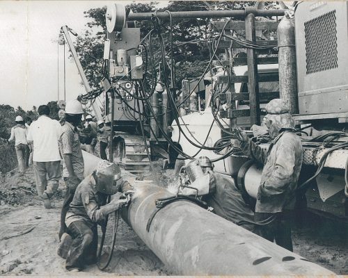 1976-1977 Inicio construcción primer Gasoducto Promigas.
