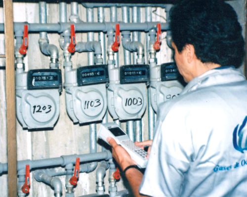 1993-Imágenes de la operación de Gases de Occidente S.A, empresa con presencia en más de 260 poblaciones en el Valle y Norte del Cauca, donde lleva el servicio de gas natural a más de un millón de usuarios.